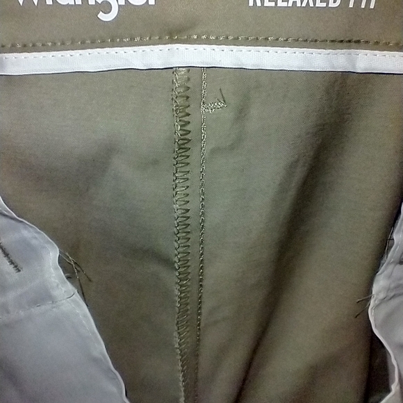 NWT Wrangler Riata Flat Front Relaxed Fit Chino Pants Men's sz 42X30. - Picture 8 of 9